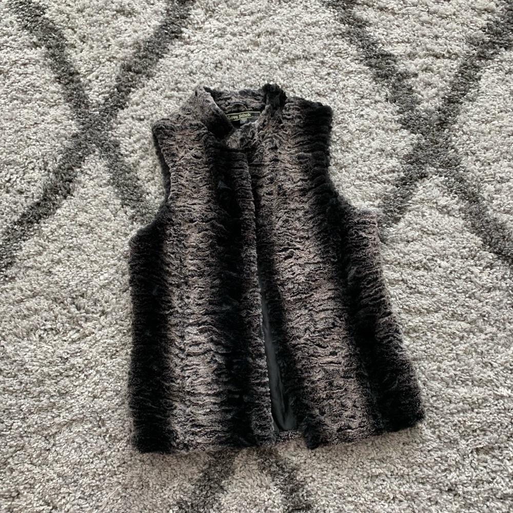 NWOT faux fur vest from Vici
